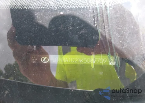 2019 Lexus Is 300 z USA, uszkodzony, nr VIN JTHBA1D21K5087709